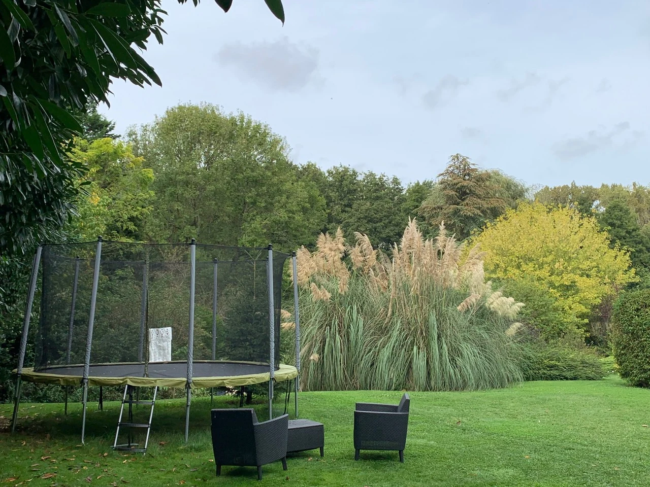 Un coin salon dans le jardin